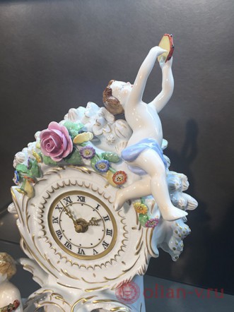Фарфоровые часы с ангелами